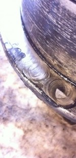 Einlaufspur auf der Grundplatte des Verdrängers