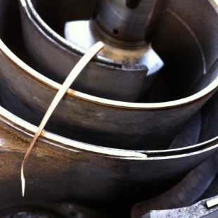 Defekte Dichtleiste in der Einlassh&auml;lfte G-Lader