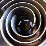 Auslasshälfte mit extrem verschlissenen Dichtleisten u. Laufflächen, da Ölnebel zur Schmierung fehlte